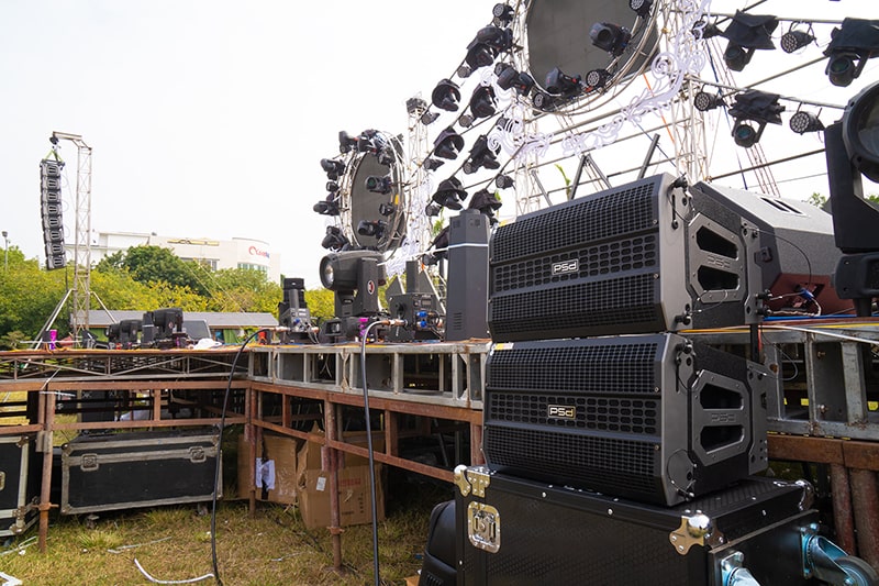 Có thể sử dụng thay thế các phụ kiện loa array ngoài để thay thế không?