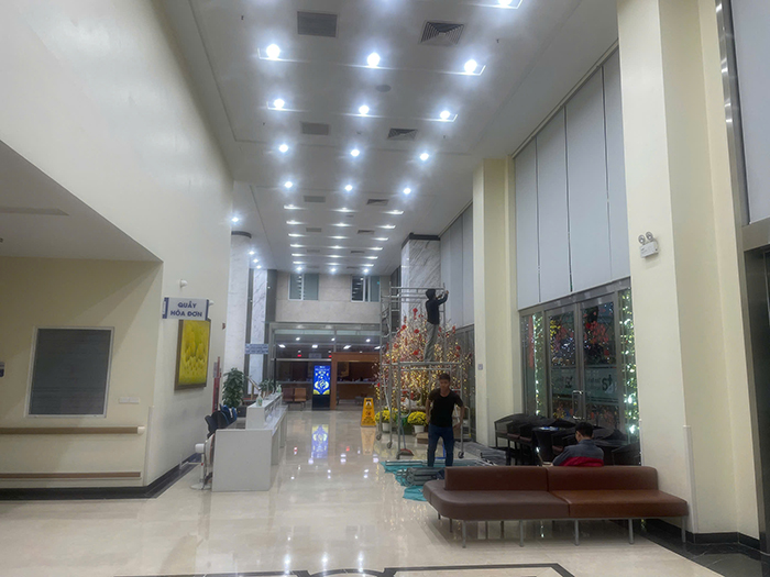 Lạc Việt Audio đang triển khai lắp đặt hệ thống âm thanh tại Bệnh viện