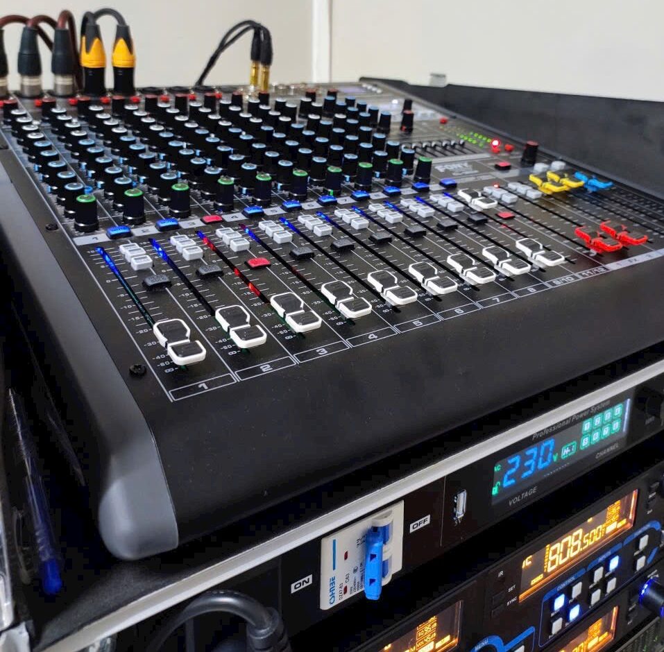 Sản phẩm mixer chất lượng cao, chuyên nghiệp, cho phép điều chỉnh, thao tác