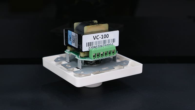 Chiết áp ITC VC-100 được làm bằng nhựa ABS có độ bền cực cao
