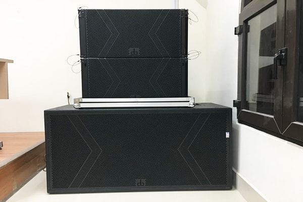 Loa array DB LA 112F