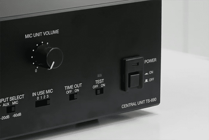 Hệ thống nút điều chỉnh tại mặt trước của TOA TS-690-AS