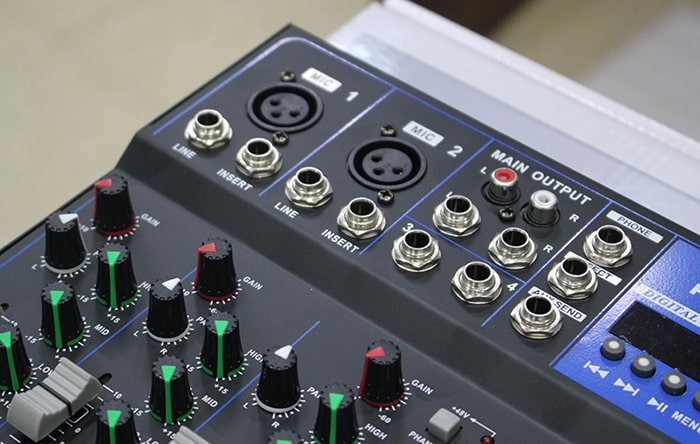 Mixer là thiết bị tiếp nhận và xử lý tín hiệu âm thanh 