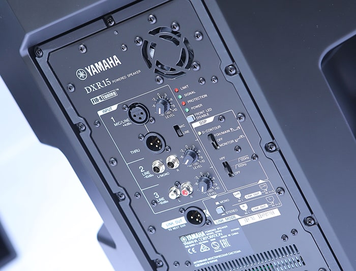 Yamaha DXR15 có thể kết nối dễ dàng với nhiều thiết bị âm thanh 