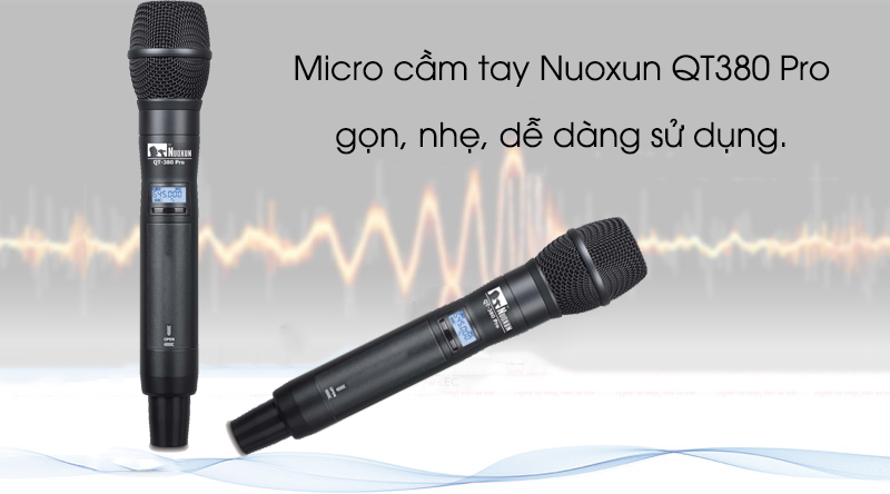 Micro cầm tay Nuoxun QT380 Pro nhẹ, dễ dàng sử dụng. 