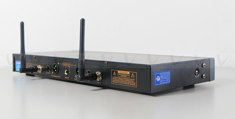 Mix X-S350 truyền phát tín hiệu thông qua UHF