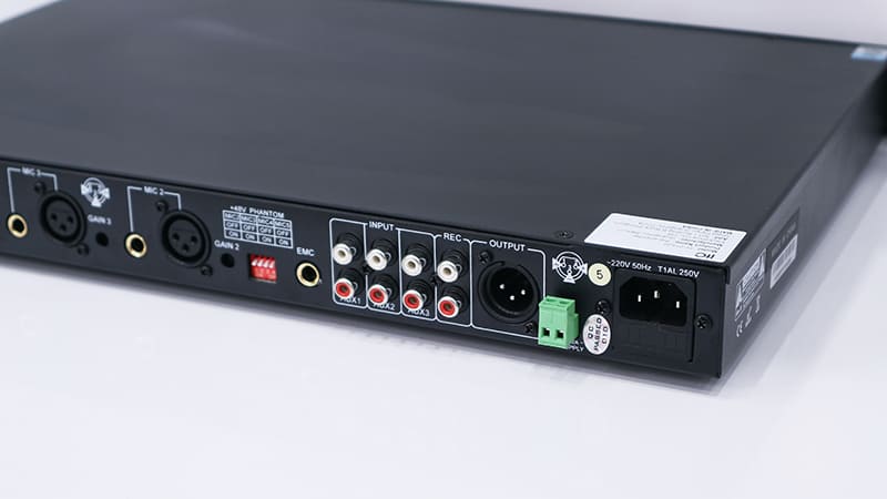 Mixer tiền khuếch đại ITC TF-01S22 đi kèm với hệ thống âm thanh nhà xưởng